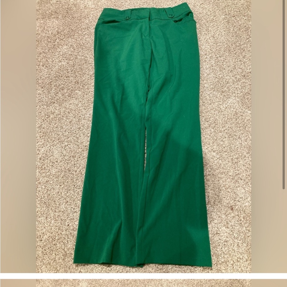 IN SEARCH OF Petite green size 6 pants
